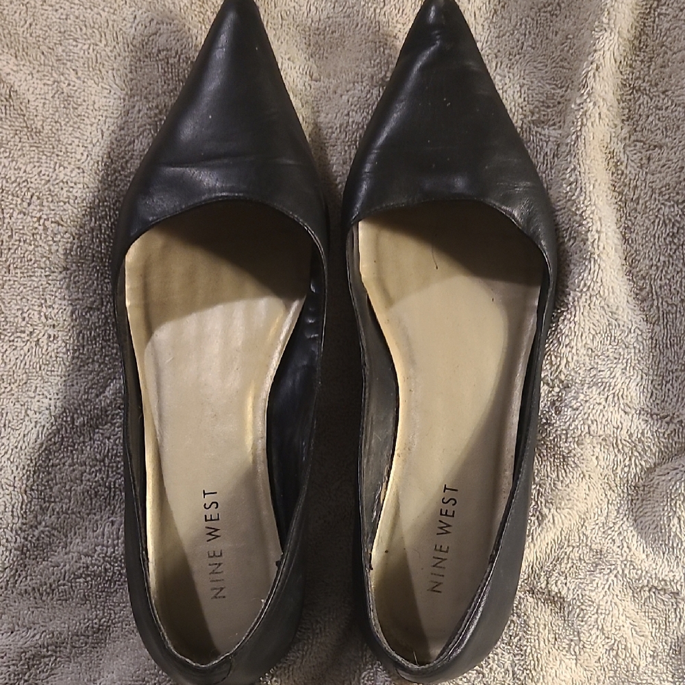 Nine West Black Pointed Flats